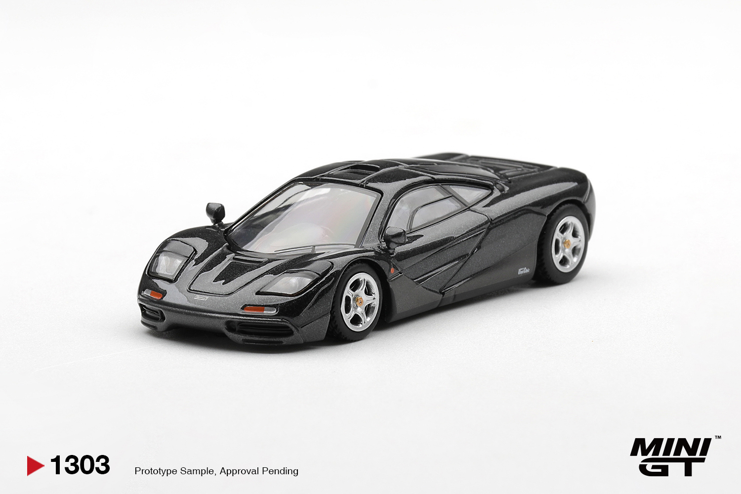 Car Accessories For Boys - MINIGT 1/64 McLaren F1 Biru Hitam