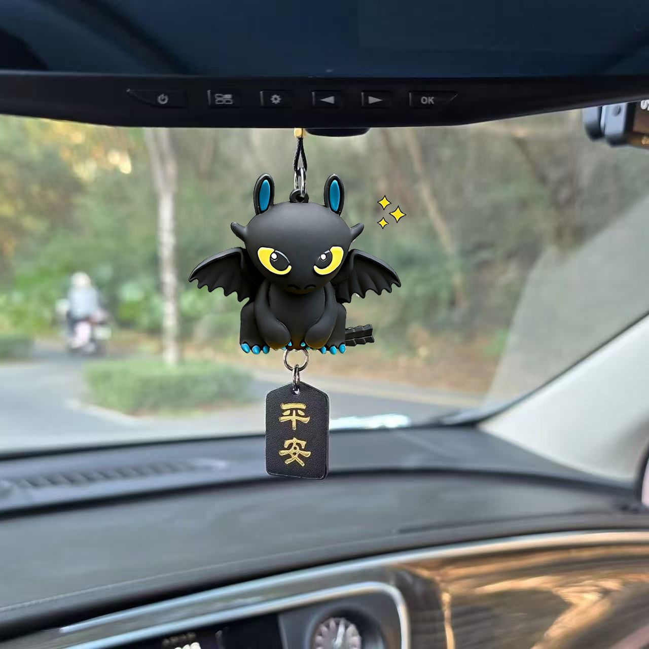 Boneka gantung mobil tanpa gig - Car Accessories Cute ulasan dan harga