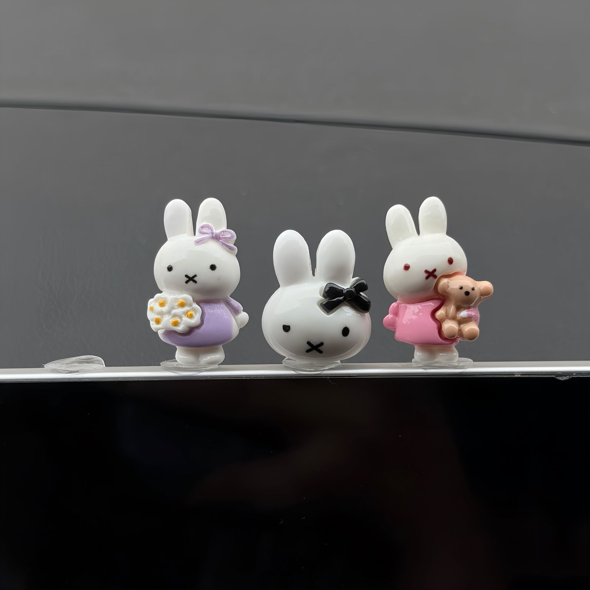 Ornamen Dashboard Mobil Kelinc - Car Accessories Girl ulasan dan harga